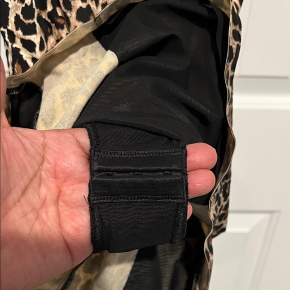 Victoria Secrets - Picture 5 of 6